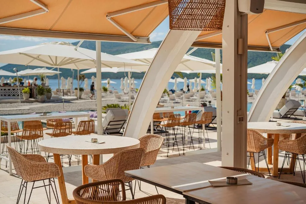 Lazure Hotel & Marina, photo 3